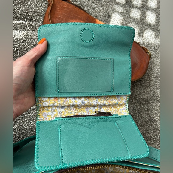 Lyons leather Queen Bees and wallets - Picture 13 of 16